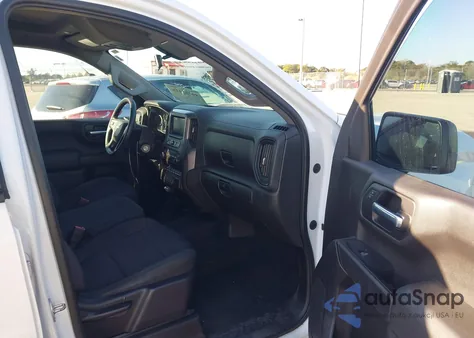 2020 Chevrolet Silverado 1500 2Wd Short Bed Custom z USA, uszkodzony, nr VIN 3GCPWBEK9LG282707